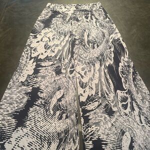 Wide leg navy & white print pants.